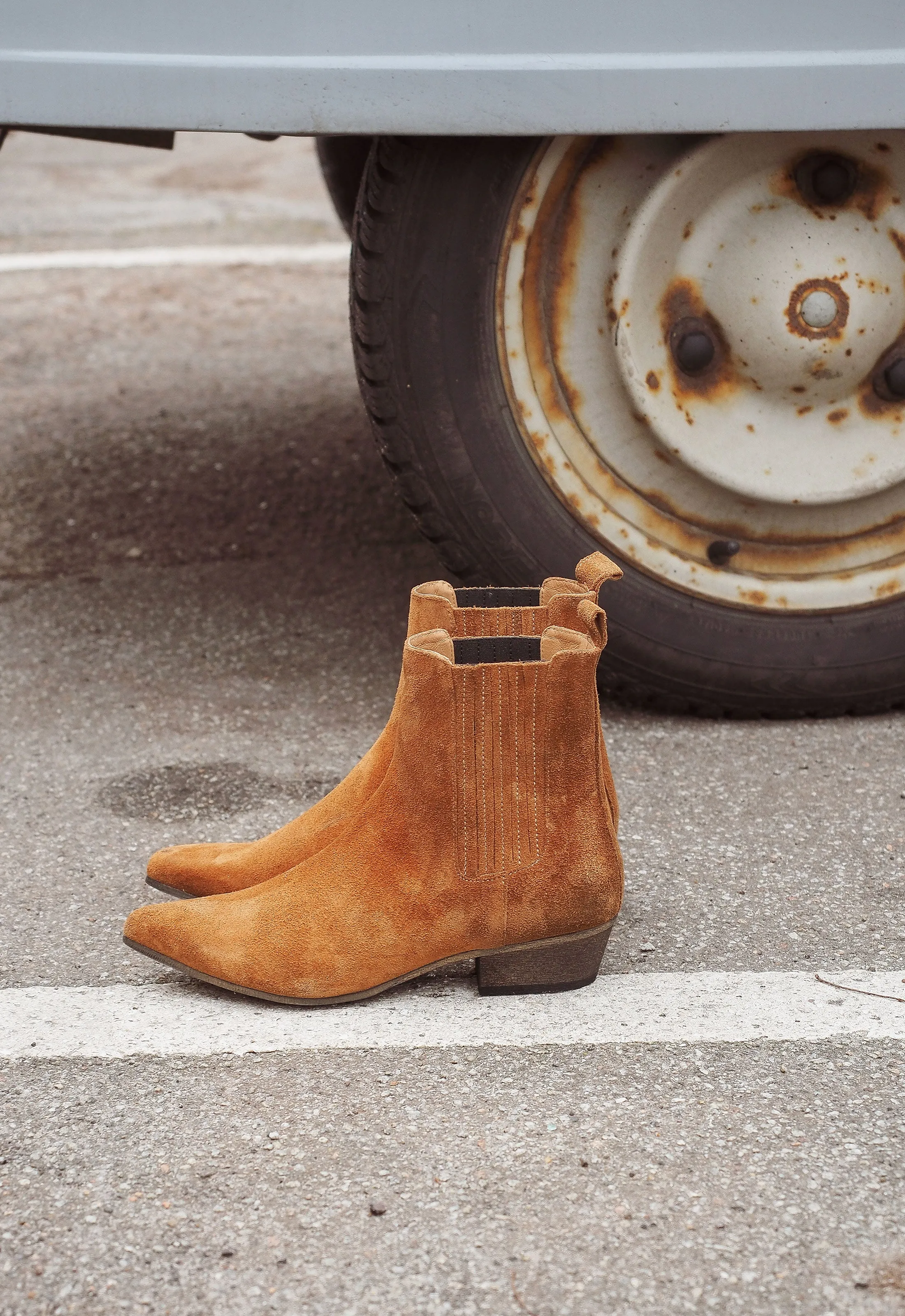 Bailey Suede - Dark Tan