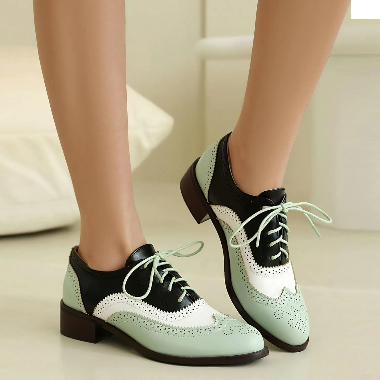 Betastella Womens Lace Up Wingtip Oxford Shoes Vintage Brogue Oxfords Round Toe Chunky Low Heel Pumps Shoes