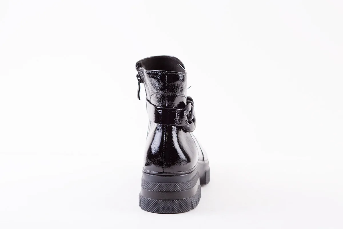 CAPRICE - 25413-017 LOW HEEL ANKLE BOOT - BLACK PATENT