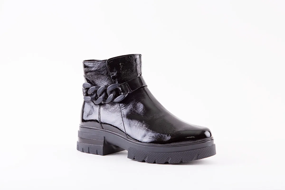CAPRICE - 25413-017 LOW HEEL ANKLE BOOT - BLACK PATENT