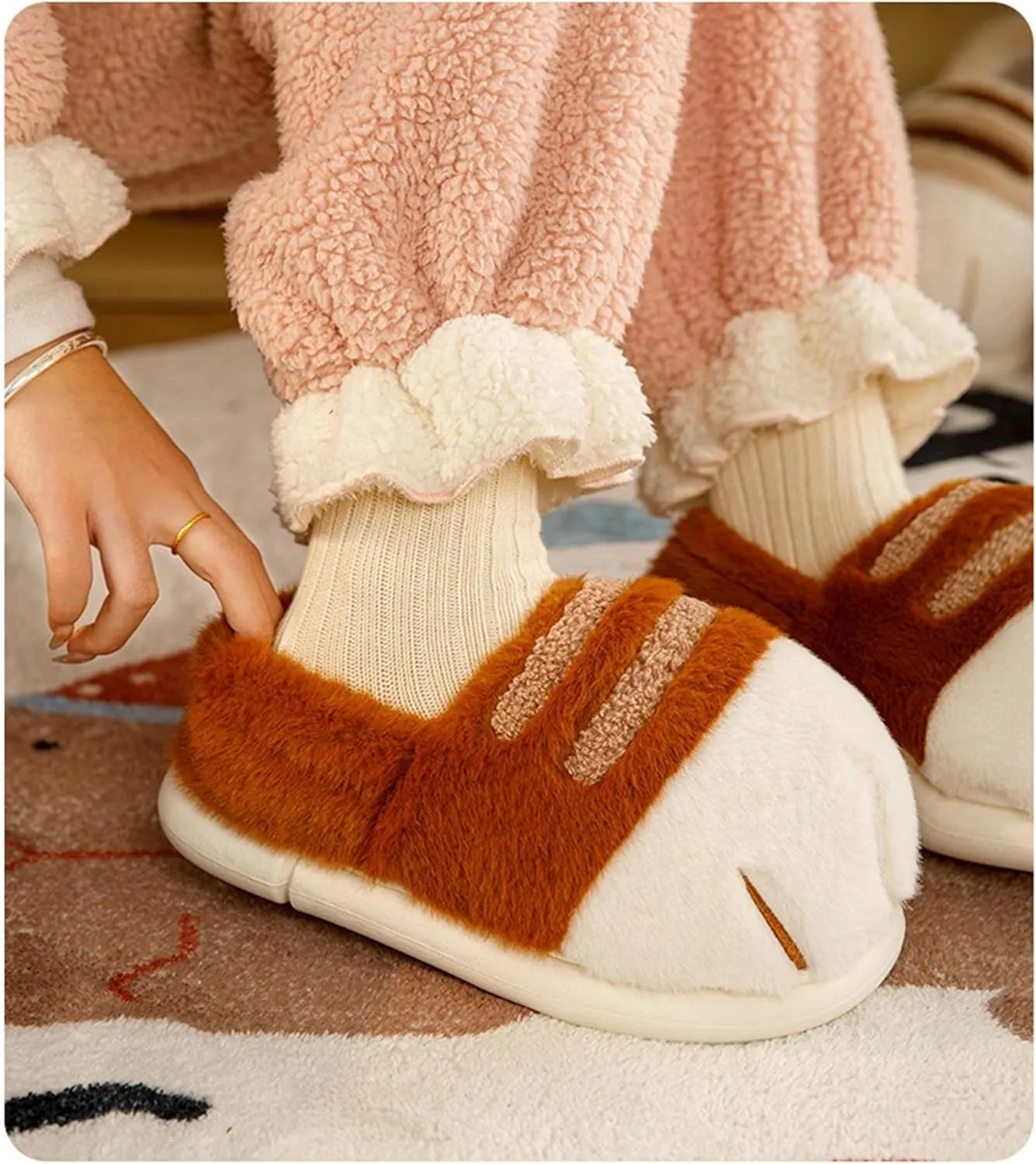 Cat Paw Slippers - Unisex Adults & Kids - Beige - Slip-On - Plush & Memory Sponge Interior - Anti-Slip EVA Sole - Washable - Home Slippers