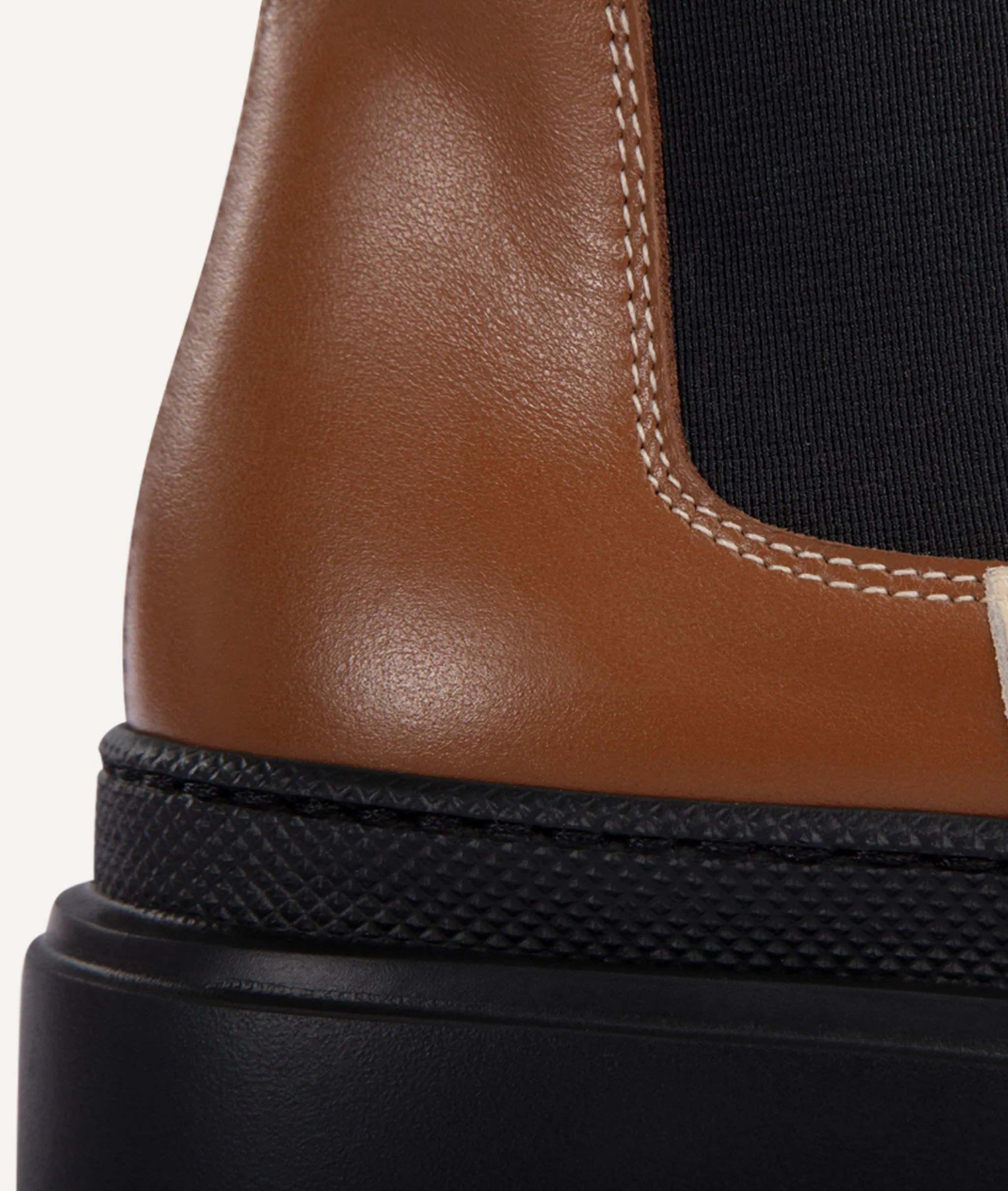 City Chelsea Boot in Calf Leather