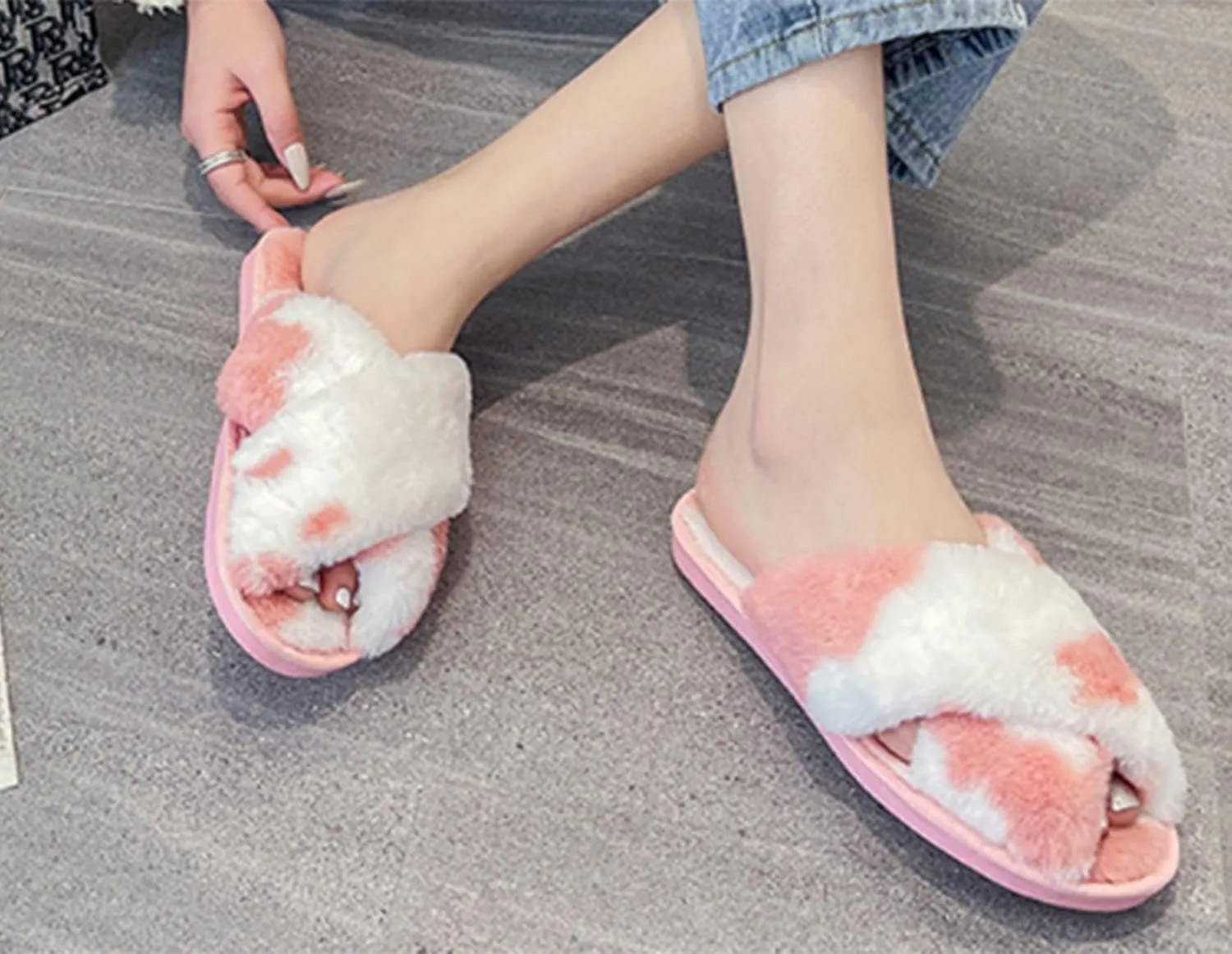 Criss Cross Fluffy Faux Fur Slippers Open Toe Slides Soft Warm Plush Furry Fuzzy Slip On Sandals House Shoes for Women