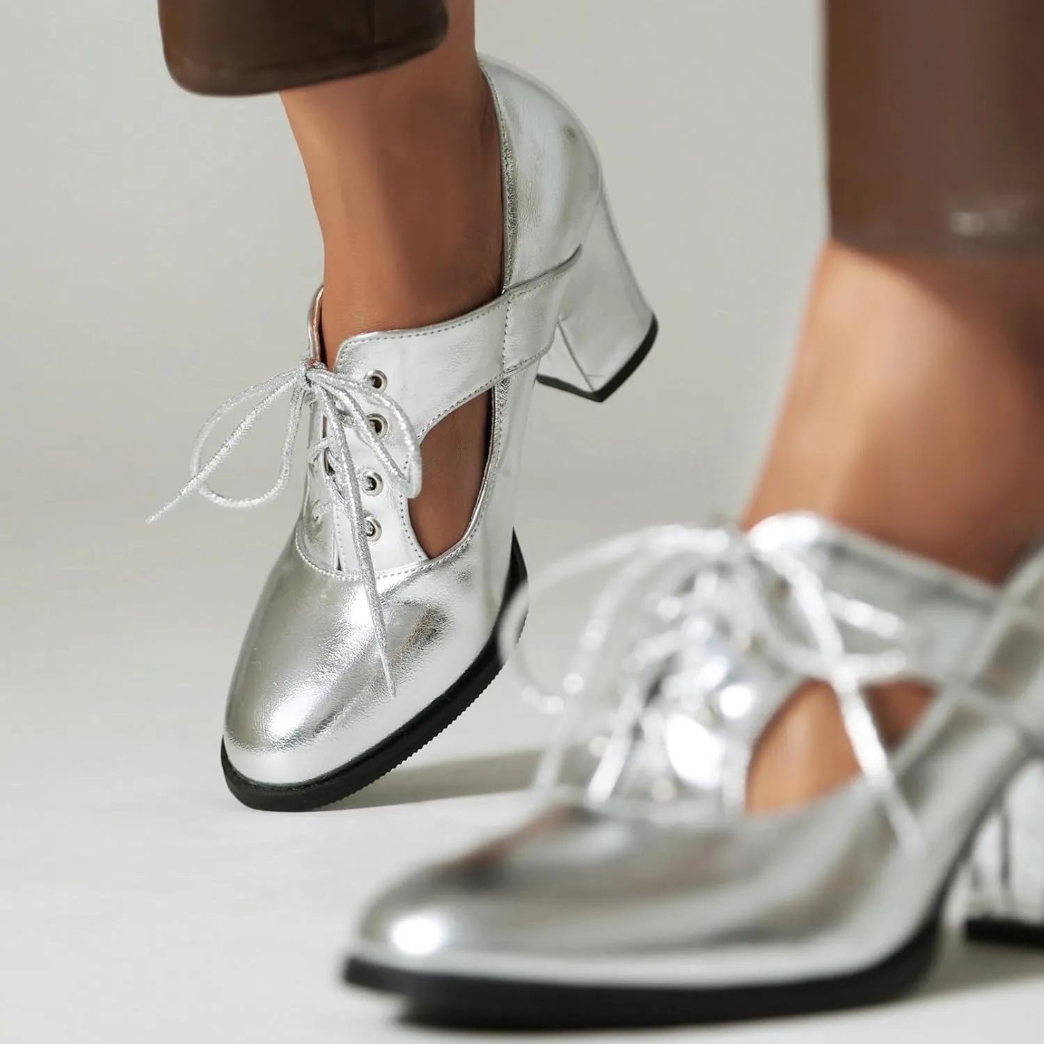 KysBloes Women Chunky Heel Oxford Shoes Lace Up Closed Toe Vintage Saddle Shoes Metallic Glitter Mid Heel Cut Out Booties