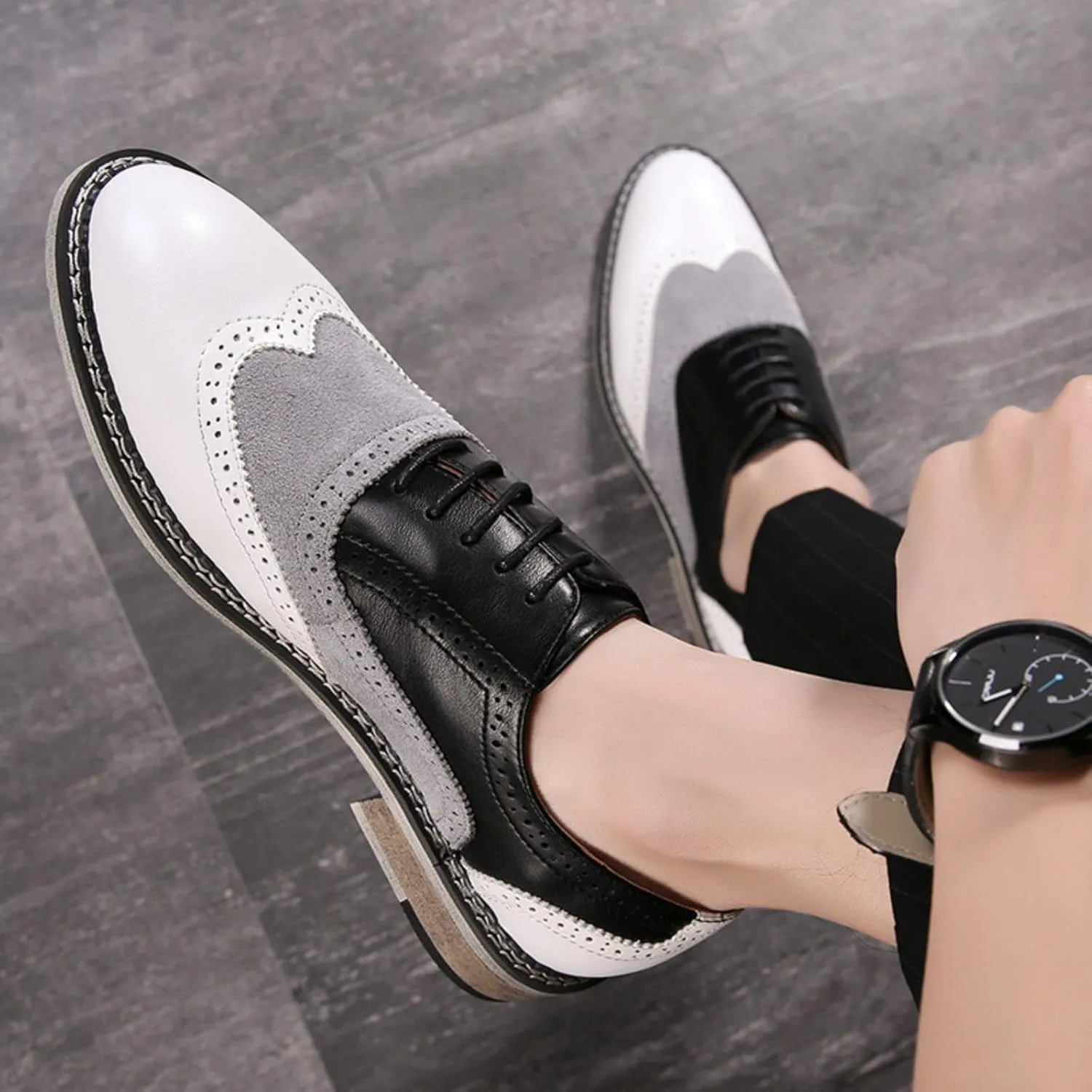 Men's Brogue Wingtip Leather Lace-Up Oxford Shoes Business Party Wedding Pointed Toe Dress Shoes Comfort Causal Low Heel Walking Shoes