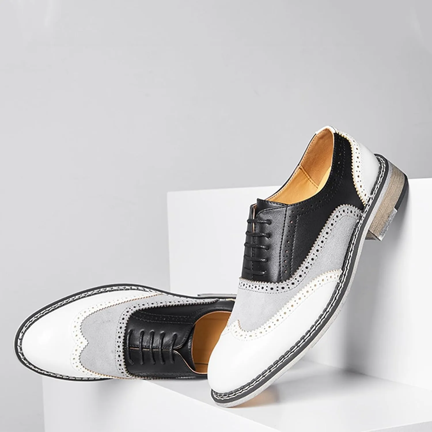 Men's Brogue Wingtip Leather Lace-Up Oxford Shoes Business Party Wedding Pointed Toe Dress Shoes Comfort Causal Low Heel Walking Shoes