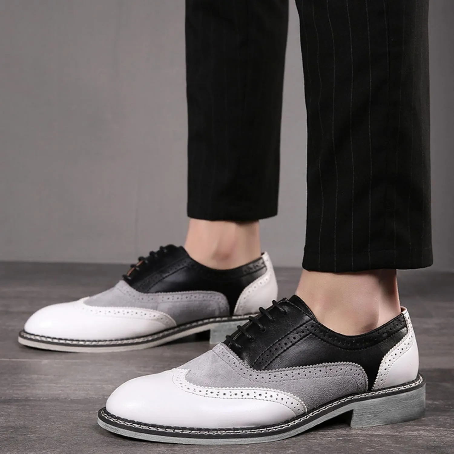 Men's Brogue Wingtip Leather Lace-Up Oxford Shoes Business Party Wedding Pointed Toe Dress Shoes Comfort Causal Low Heel Walking Shoes