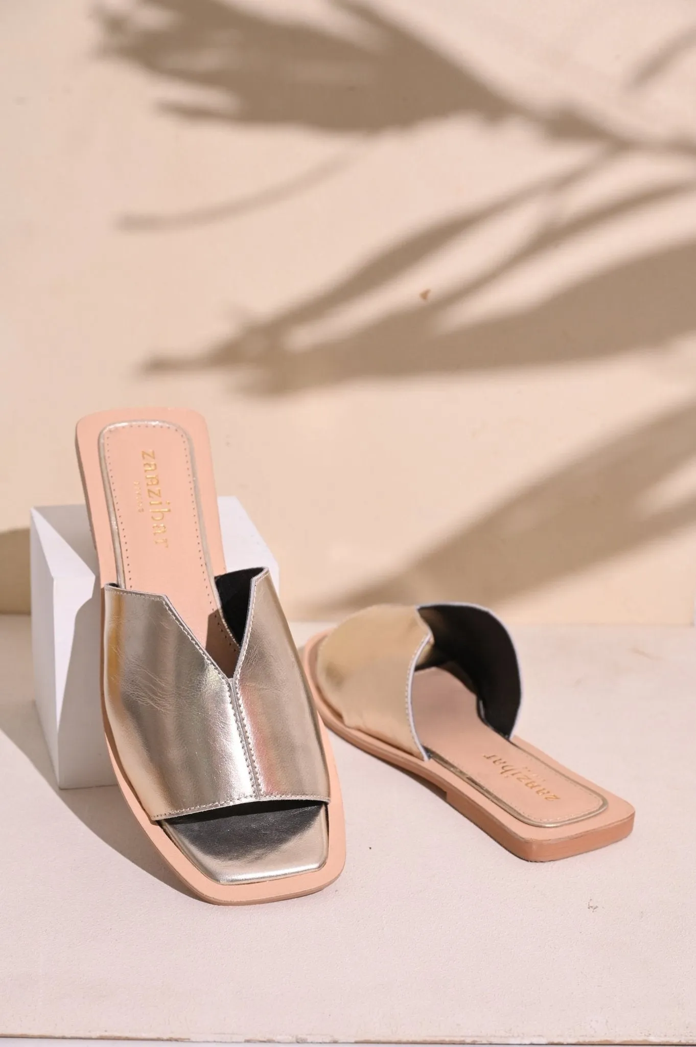 Metallic V Mule