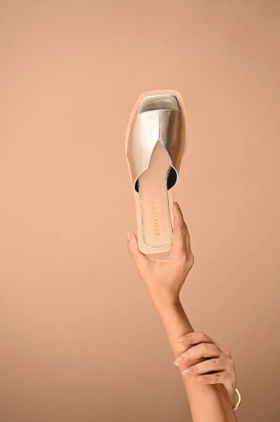 Metallic V Mule
