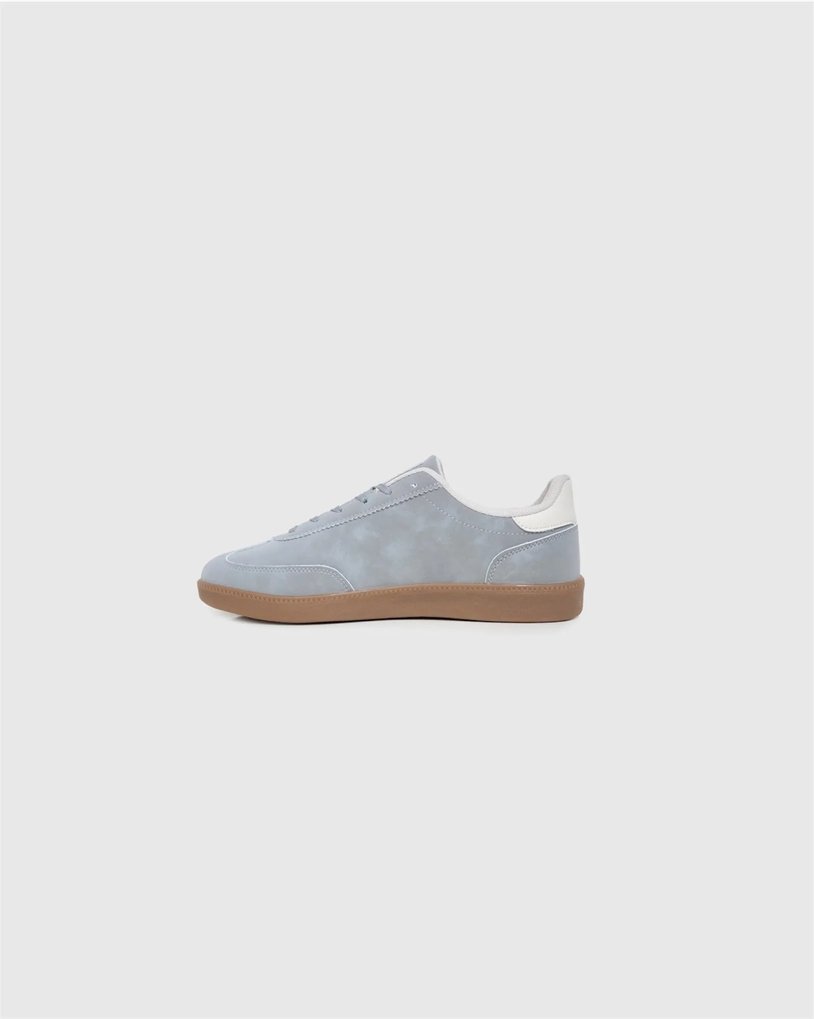 Ness Low Cut Sneakers in Light Grey / Cream Beige
