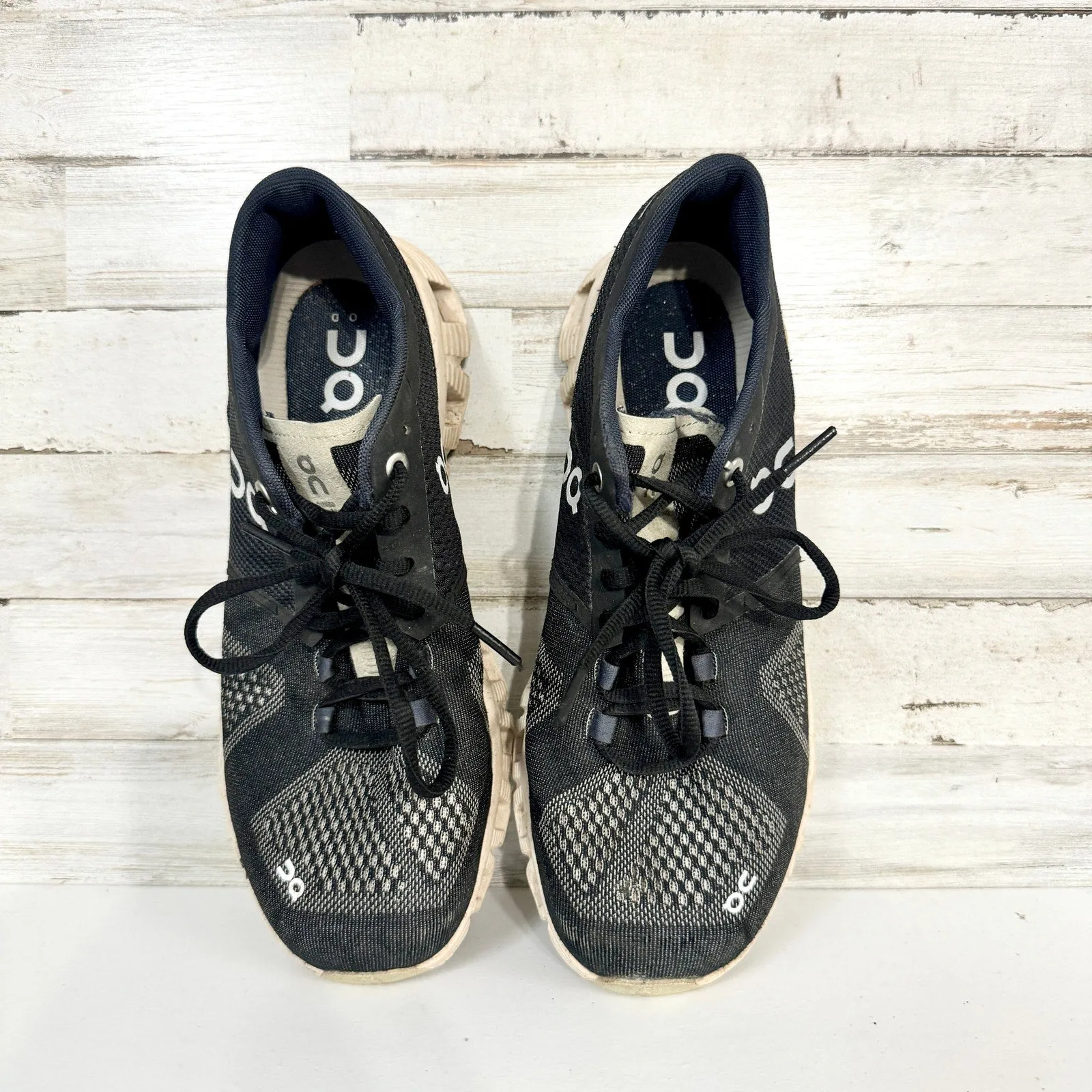 ON CLOUD Women’s Cloudtec Helion Black Lace Up Running Shoes Size 8