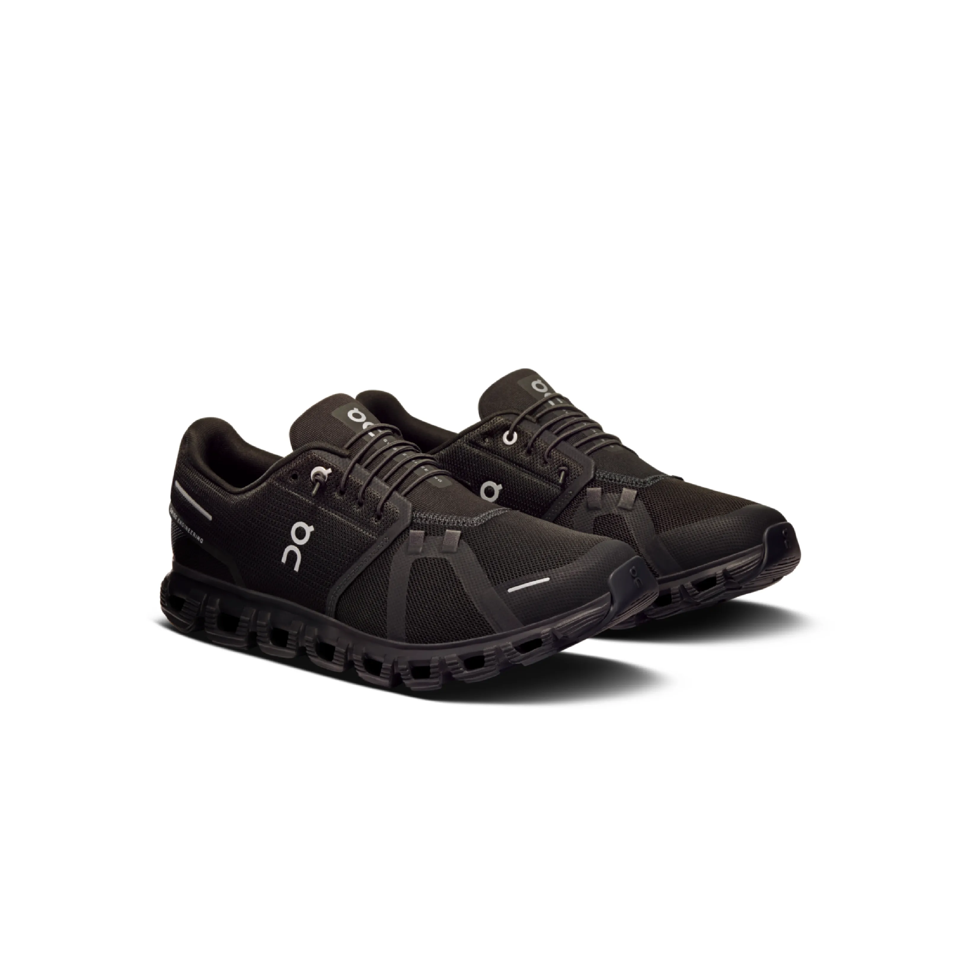 On Running Cloud 6 WMNS Black / Black