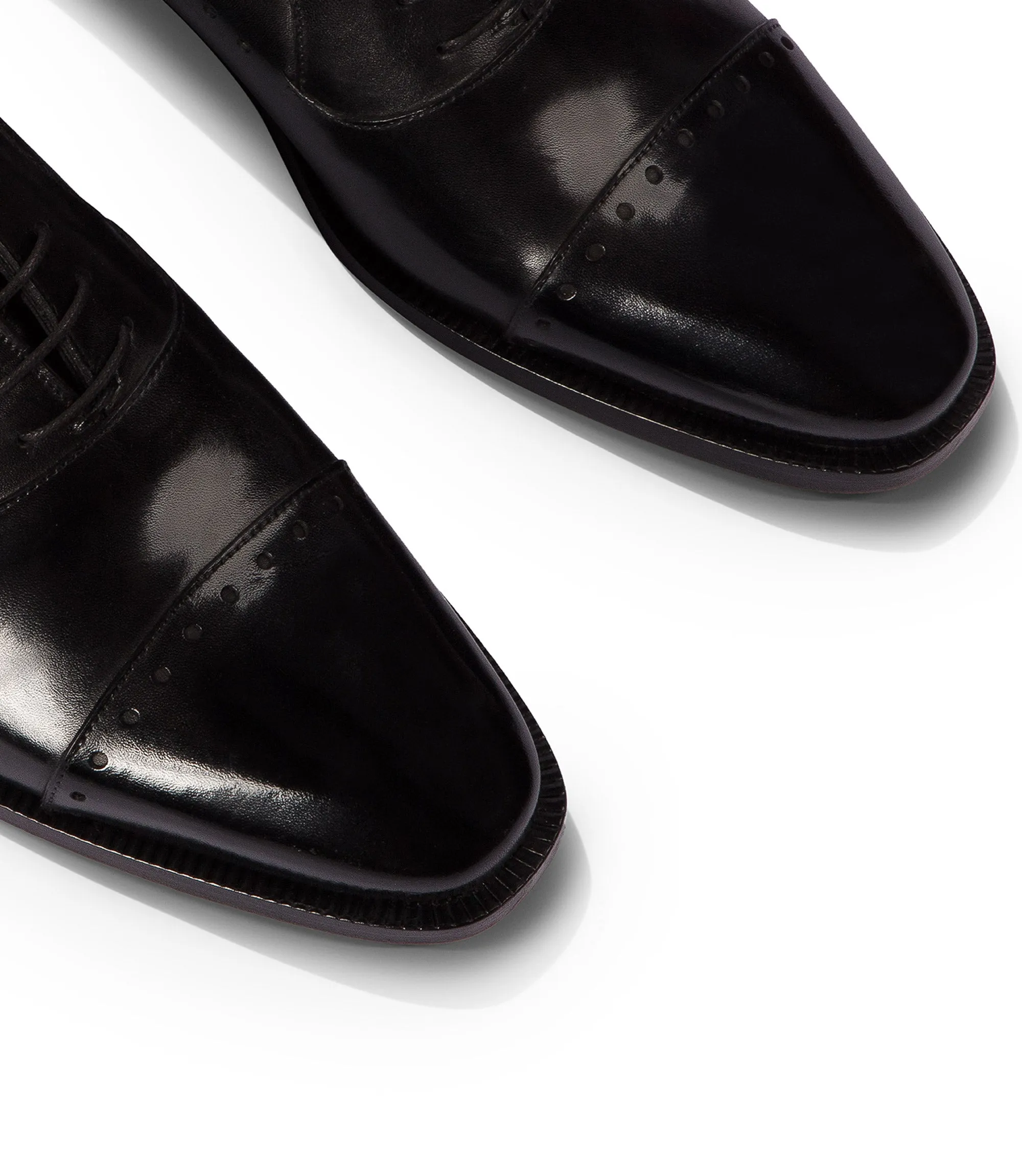 Oxford in pelle nera brogue