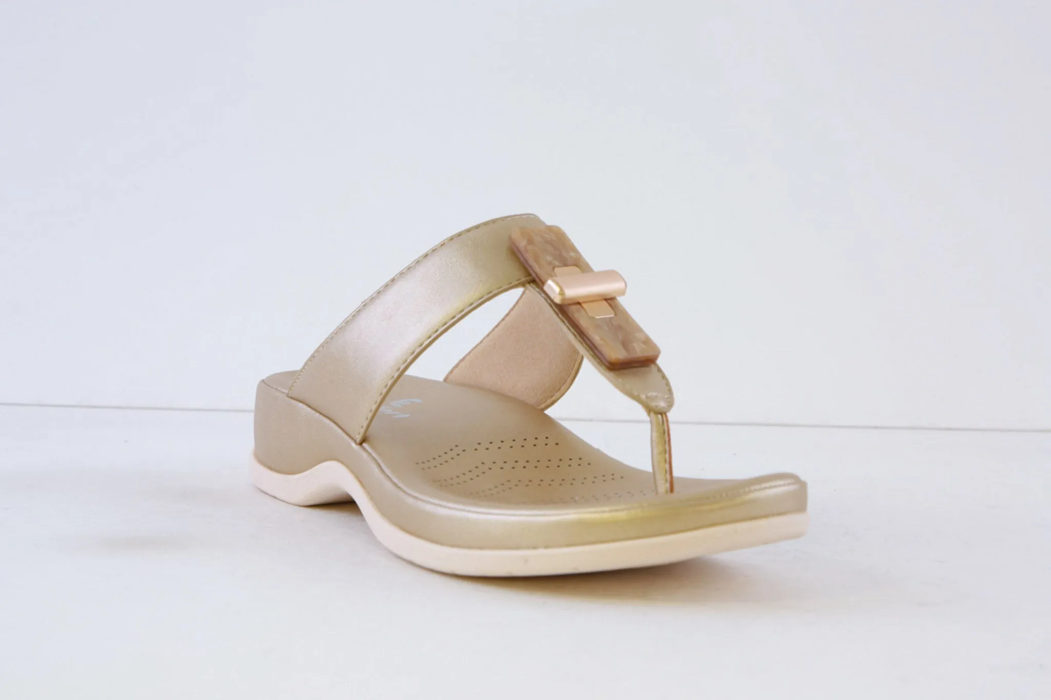 P-COMFORT - WW1654 TOE-POST MULE - GOLD