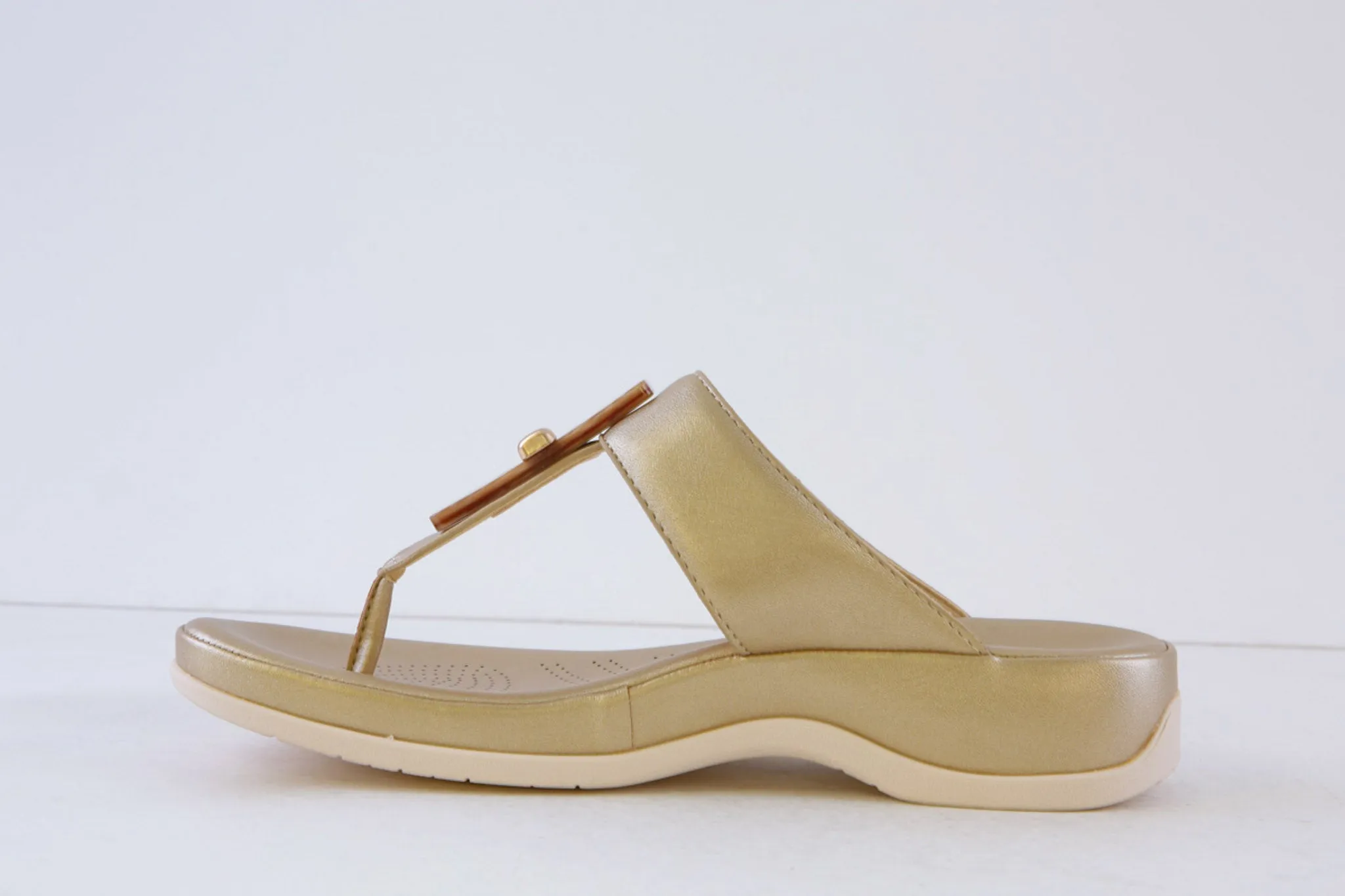 P-COMFORT - WW1654 TOE-POST MULE - GOLD