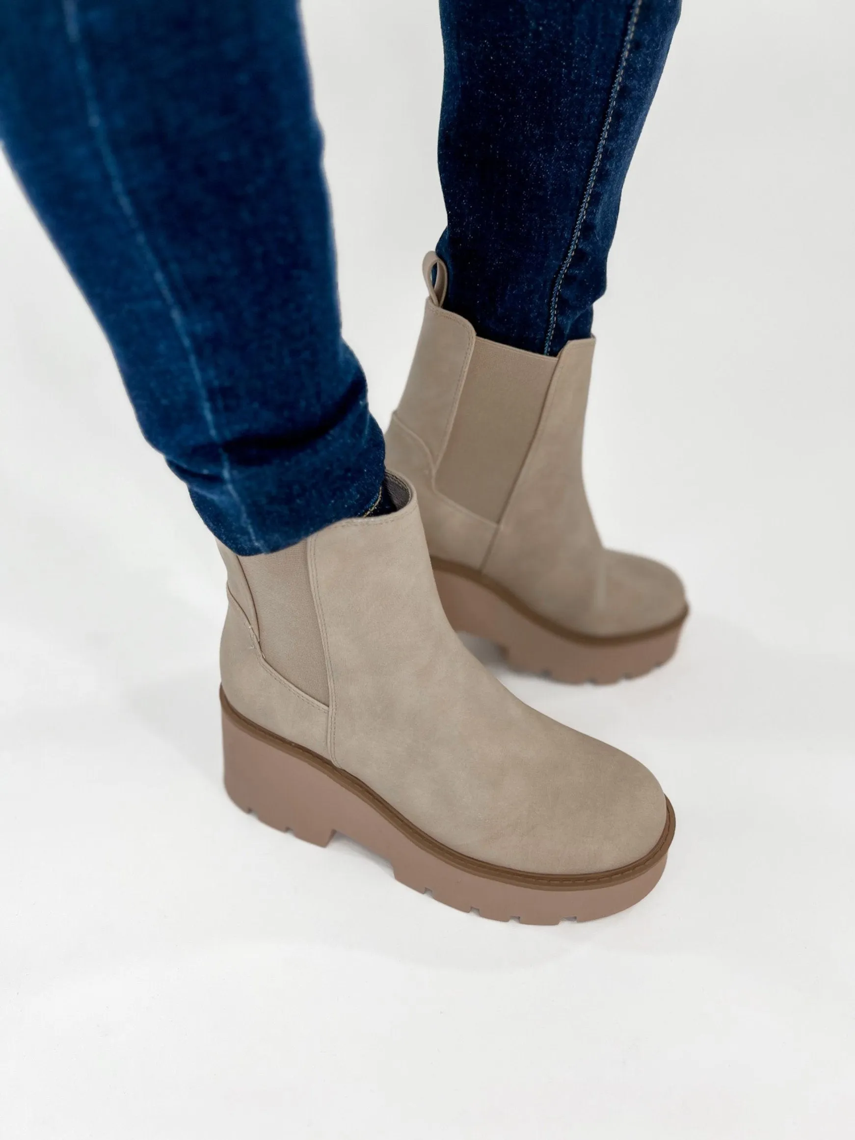 Rabbit Platform Chelsea Boot, Nubuck
