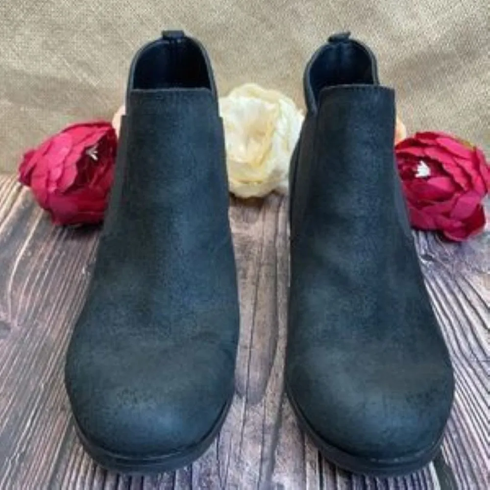 Rockport Black Suede Danii Chelsea Block Heel Booties 8.5M