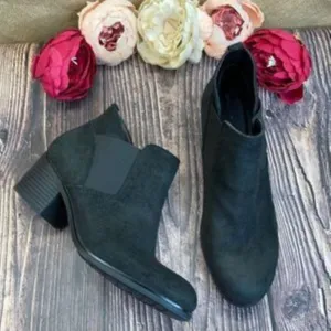 Rockport Black Suede Danii Chelsea Block Heel Booties 8.5M