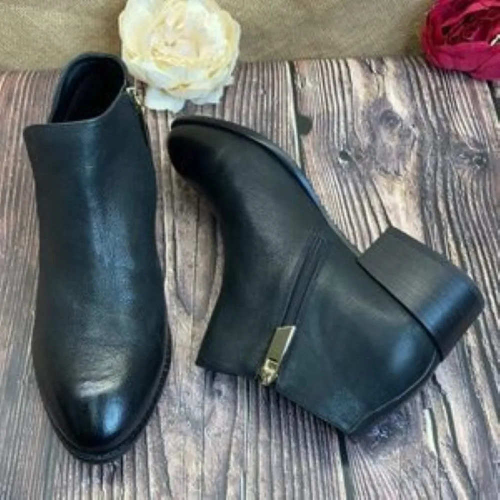 Sava Black Leather Tegan Ankle Bootie 39W