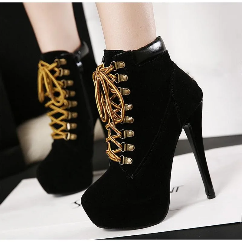 TAKE A HIKE BOOTIE