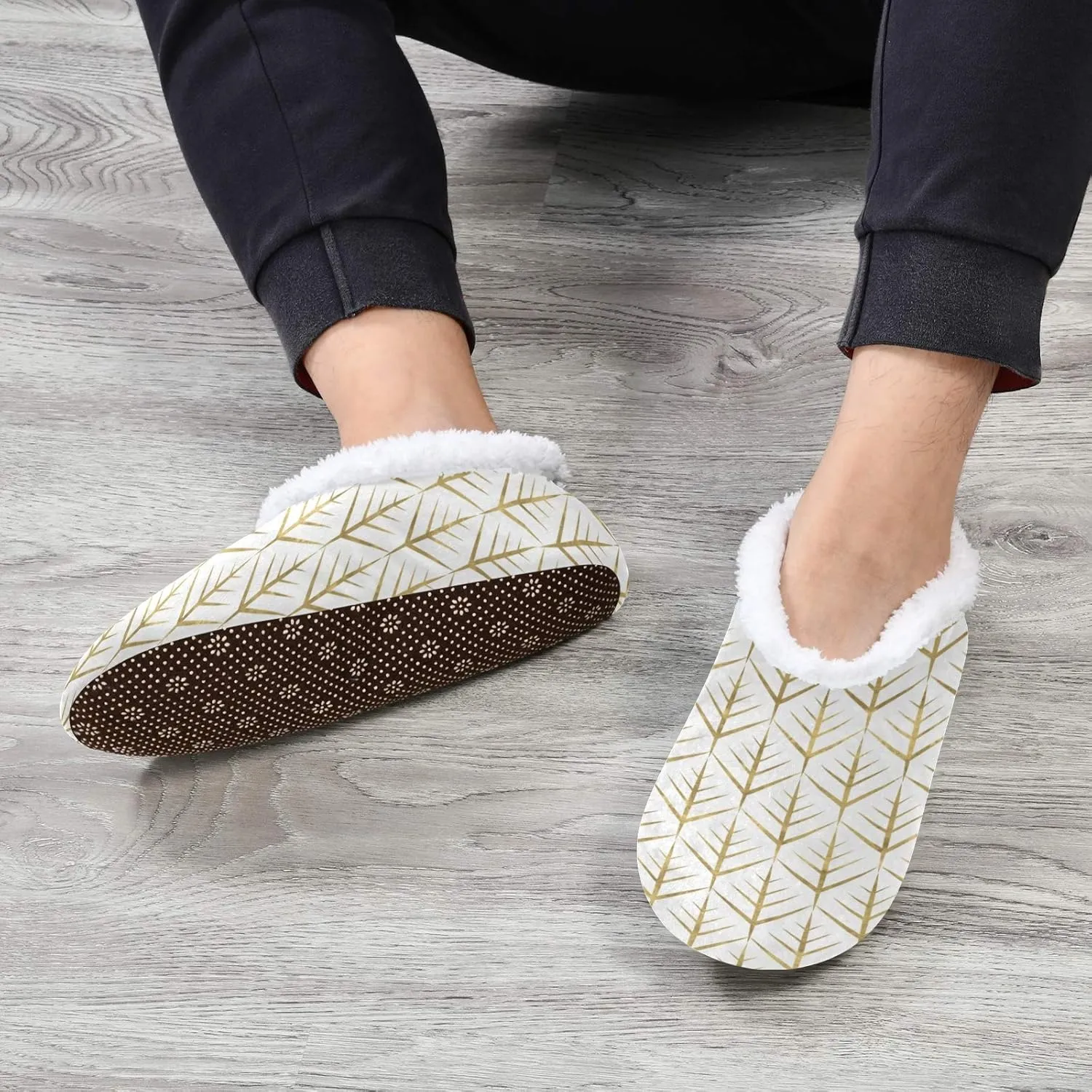 Winter House Slippers for Women/Men with Happy Winter Pug Dog Element Cozy Fleece Slippers