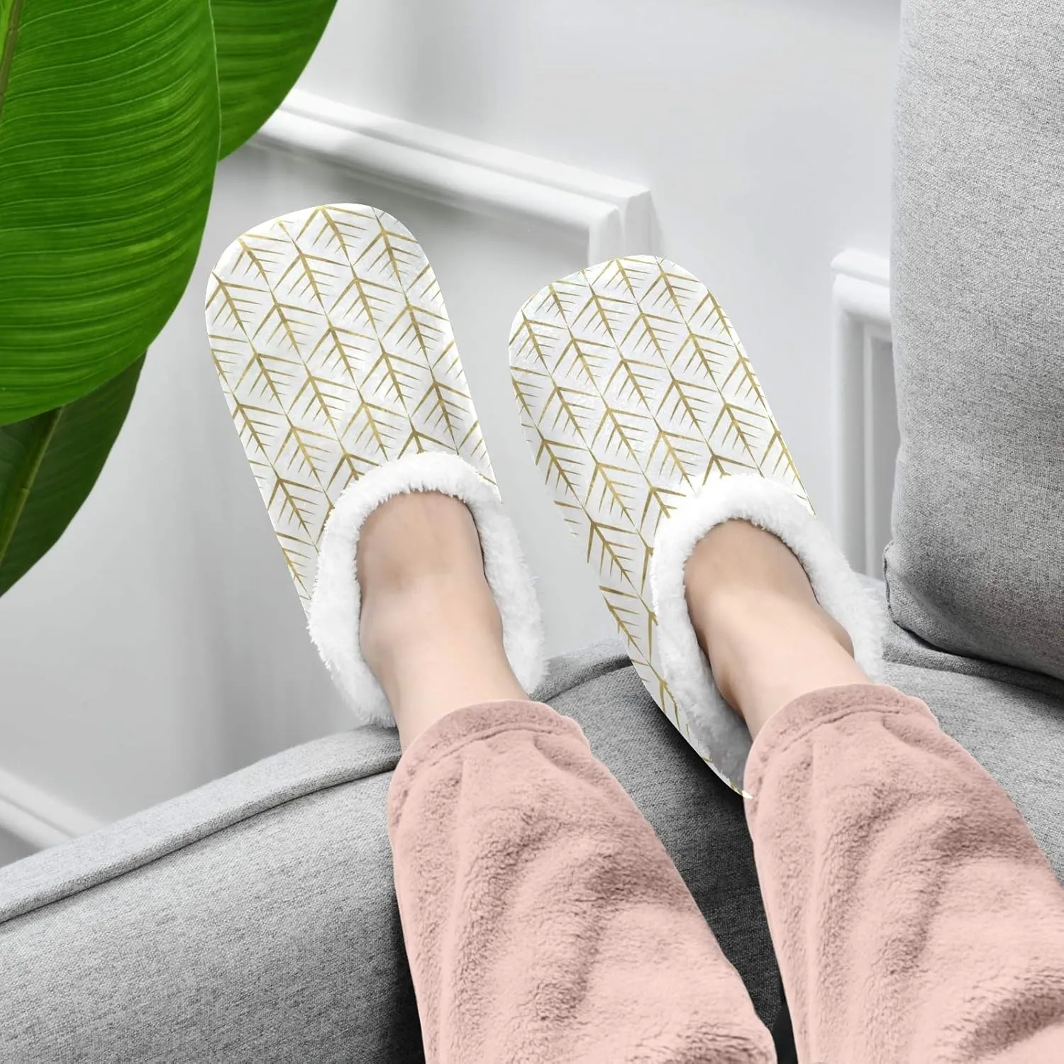 Winter House Slippers for Women/Men with Happy Winter Pug Dog Element Cozy Fleece Slippers