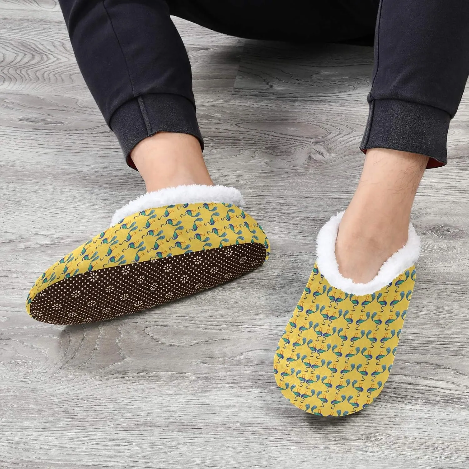 Winter House Slippers for Women/Men with Seamless Clover Element Cozy Fleece Slippers