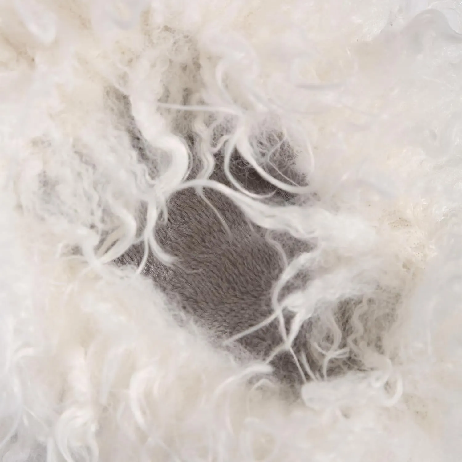 YXCFEWD Women's Plush Faux Fur Slippers - Fluffy and Warm Slide-On Slipper for Cozy Comfort